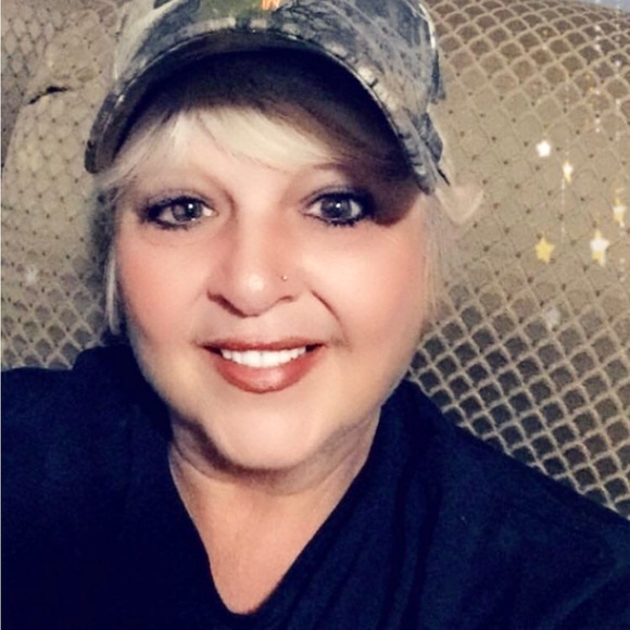 Meet your Posher, Wanda - Picture 2 of 3